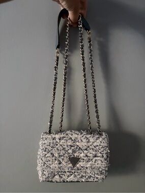 Guess Woven Tweed Chain Shoulder Bag - White & blue